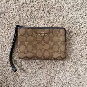 Classic Signature COACH wristlet